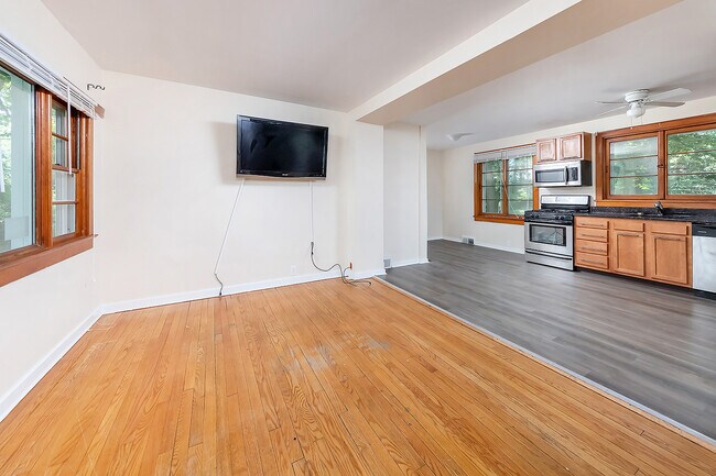 Foto del edificio - 404 Hamilton Rd