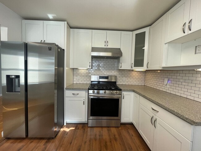 Building Photo - A Colma Gem!
