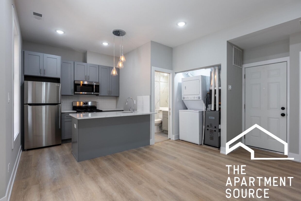 Photo - 438 West Belden Avenue #20
