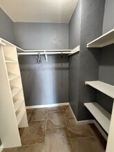 Building Photo - 7200 Clarewood Dr