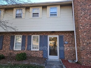 Building Photo - 514 Peele St