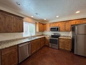 Building Photo - 2801 E 450 N