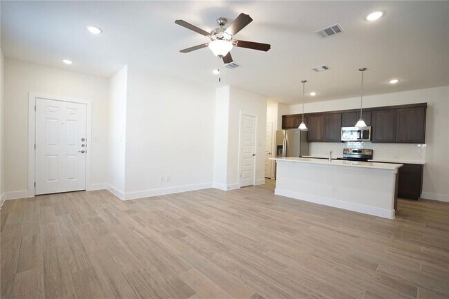 Foto del edificio - 648 Parkline Dr