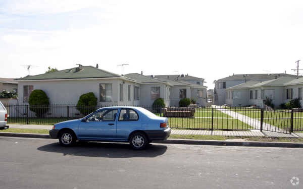 Primary Photo - 11136 S Mariposa Ave