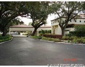 Building Photo - 1911 Sabal Palm Dr