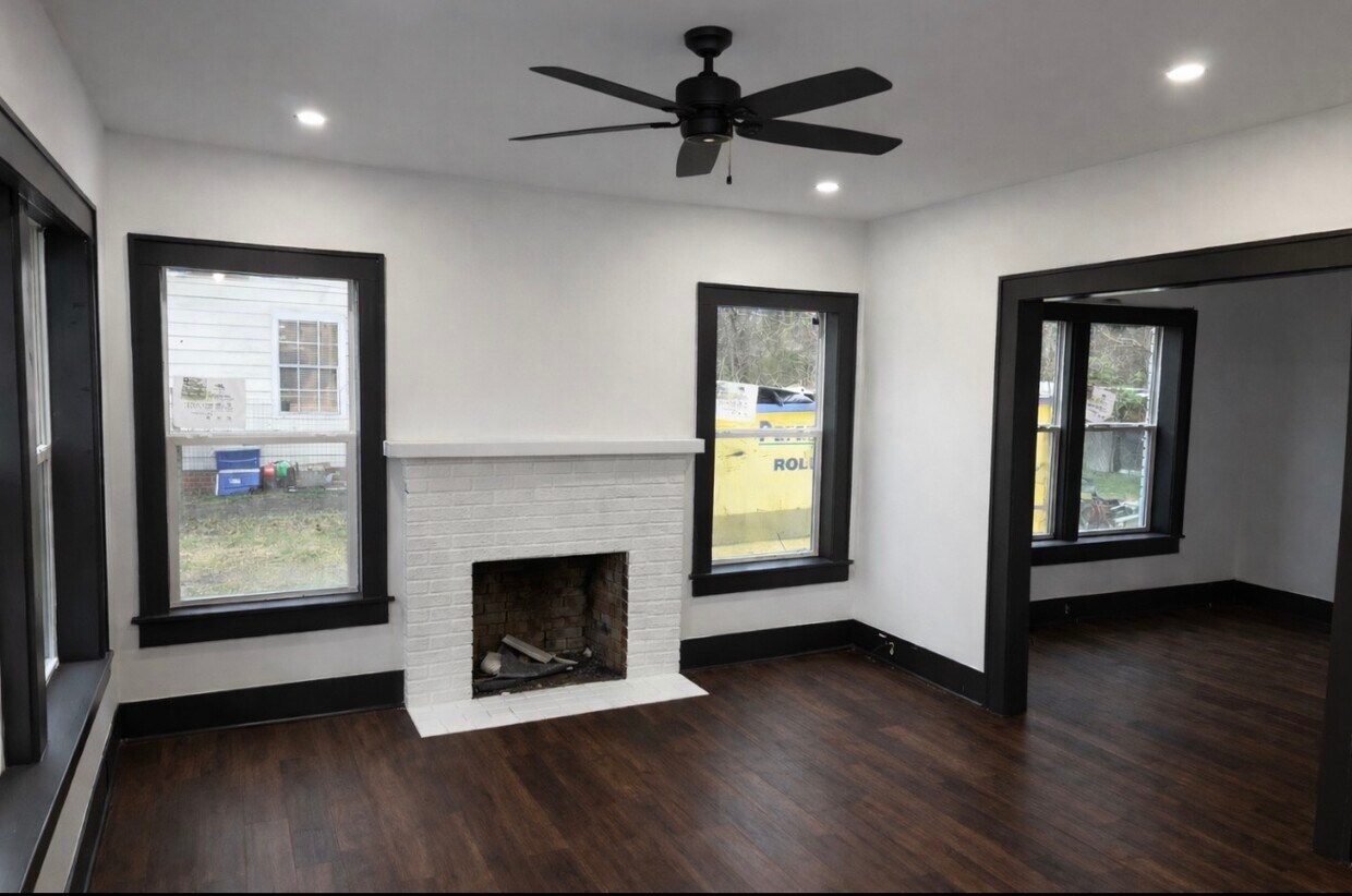 Building Photo - 807 Cuyahoga St