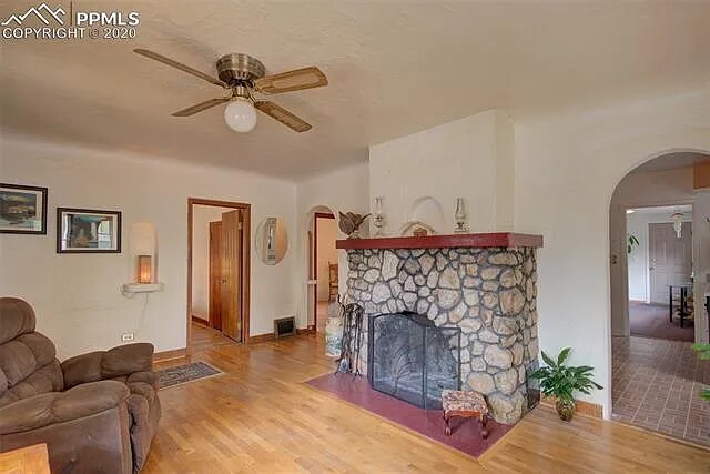 Foto del edificio - 1017 Iowa Ave