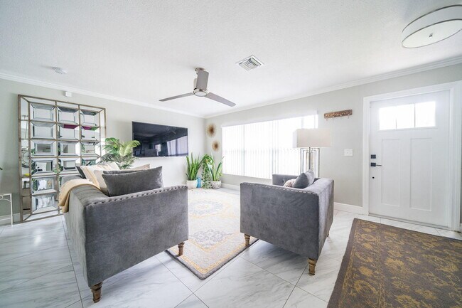 Building Photo - 1319 13th St