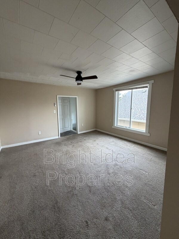 Foto del edificio - 1097 Suburban Ave E