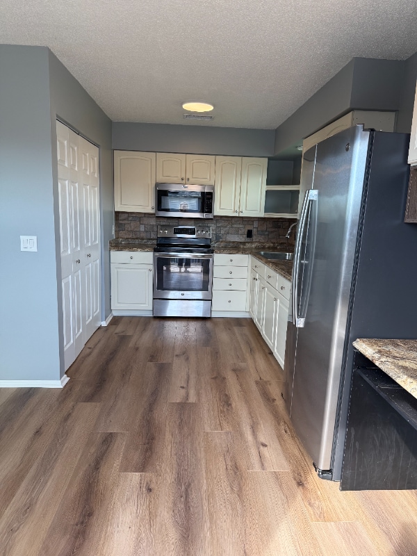 Building Photo - 8160 Egret Rd