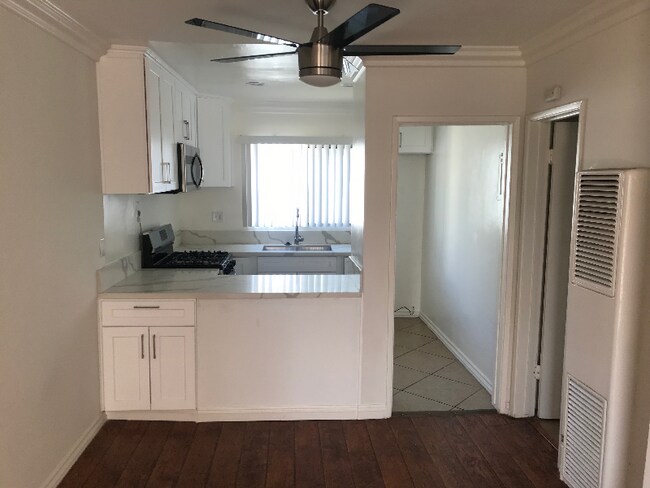 Foto del edificio - 6151 Fountain Ave