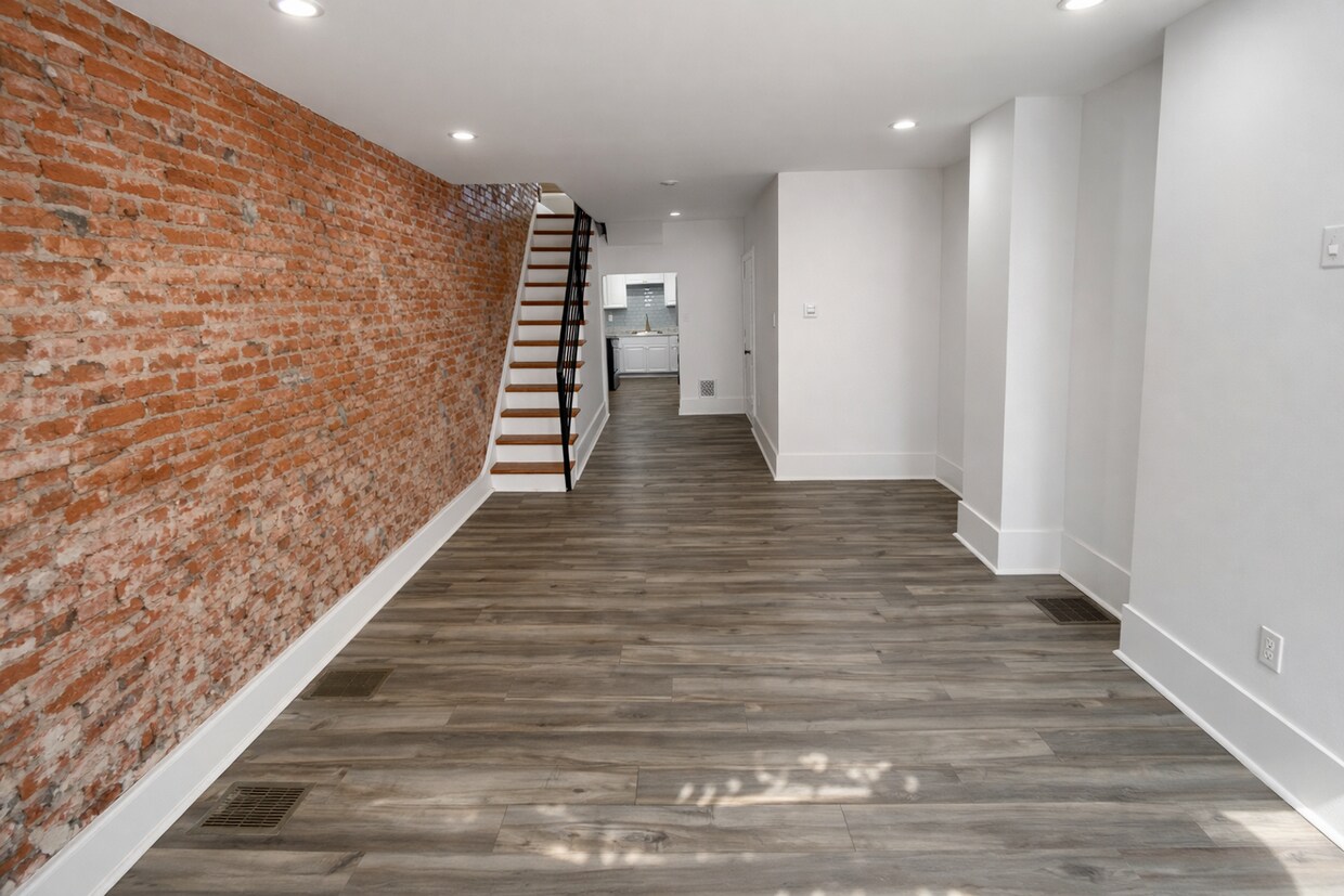 Photo - 1725 Monument St.