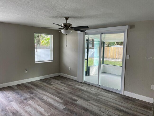 Foto del edificio - 2824 Meadow View Ave