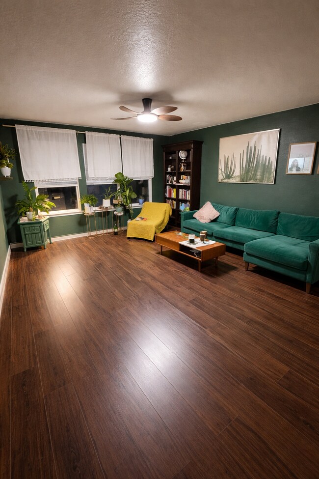 Foto del edificio - 630 San Augustine Blvd