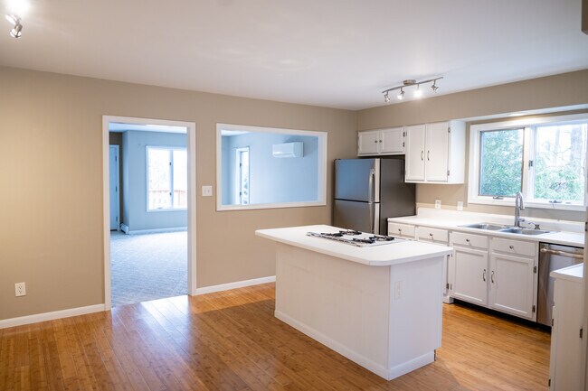 Foto del edificio - 2335 N Arbutus Lake Rd