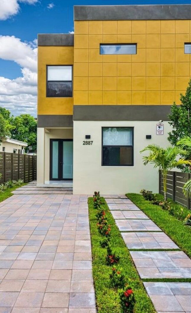 Foto del edificio - 2887 SW 33rd Ave