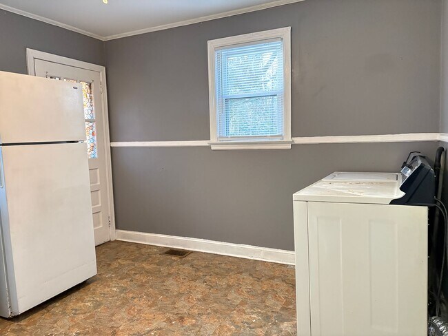 Foto del edificio - 2 Bedroom, 1 Bathroom House in Winston-Salem!