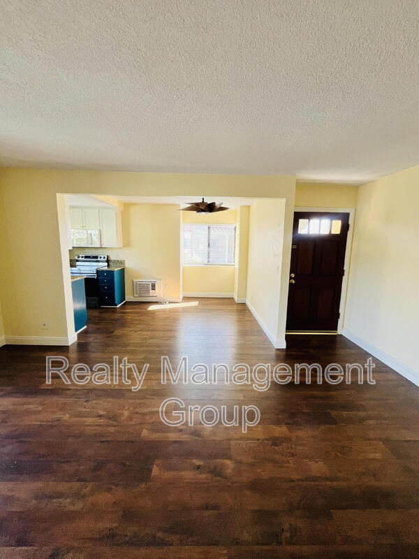 Building Photo - 7360 Park Ridge Blvd