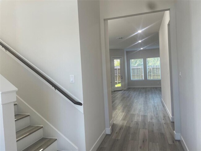 Foto del edificio - 1726 Wandering Hls Rd