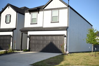 Building Photo - 12319 Maria Heights Ct