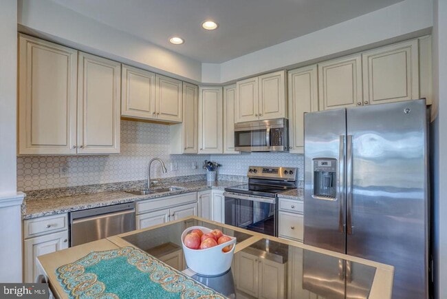 Building Photo - 414 Goodwick Dr