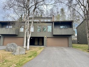 Building Photo - 2045 Eastridge Dr