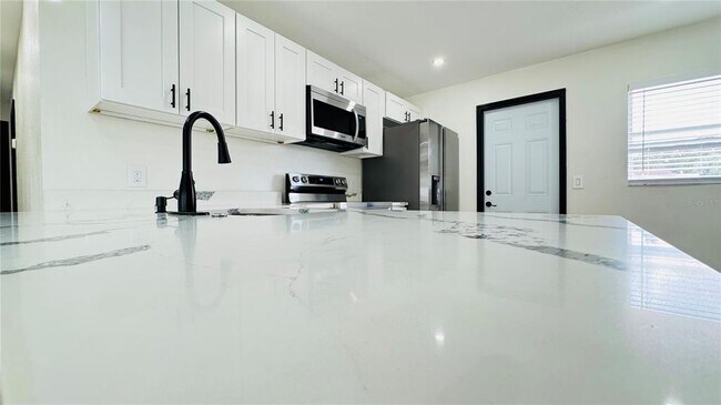 Foto del edificio - 7017 S Sandhurst Dr