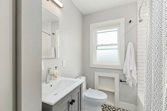 Building Photo - The Square on Delmar