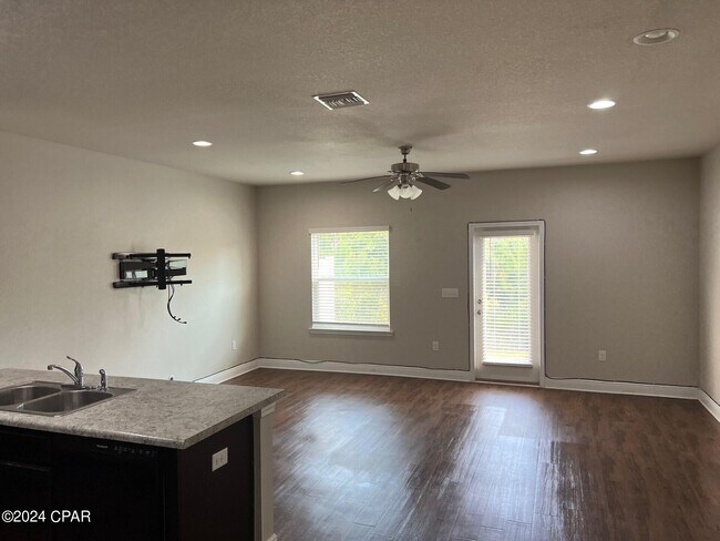 Building Photo - 5944 Callaway Cir