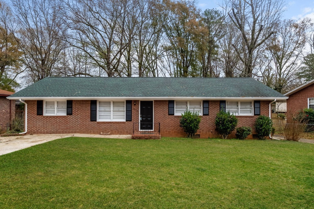 Foto principal - 6276 Harbin Woods Dr
