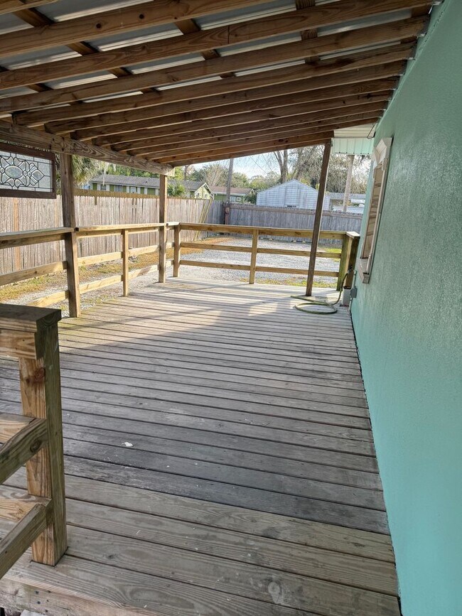 Foto del edificio - 330 Palm Ave