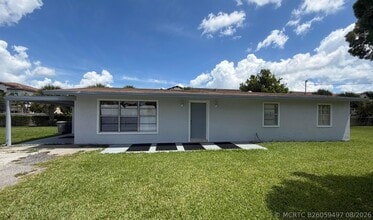 Building Photo - 2425 Ceceile Ave