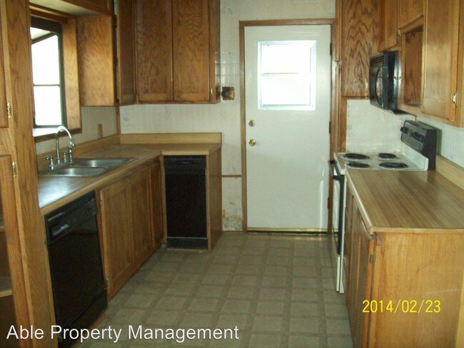 Building Photo - 3200 McCray Rd
