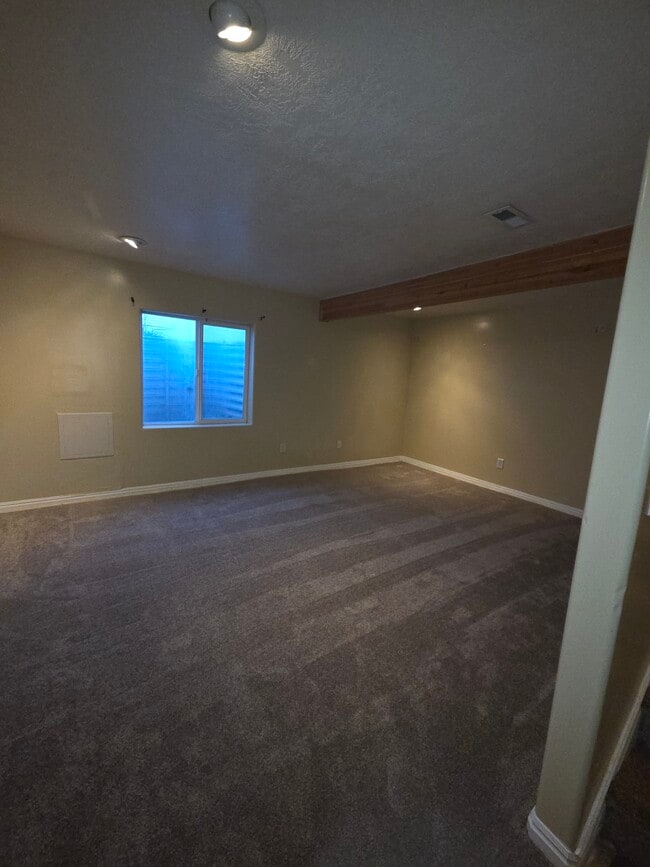 Building Photo - 6878 W 3100 S