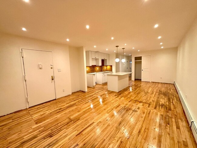 Foto del edificio - 2182 Davidson Ave