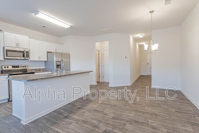 Building Photo - 30 Moorlyn Ln