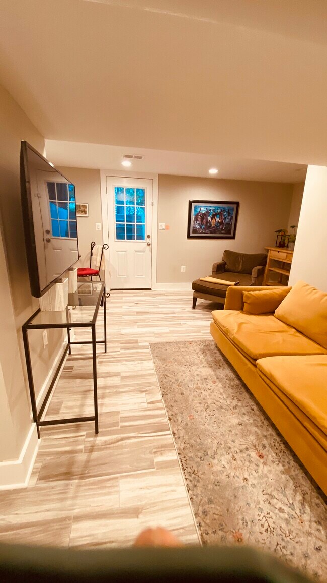 In law suite - 2502 Valley Way