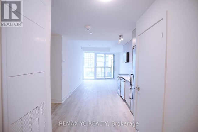 Building Photo - 185 Deerfield Rd