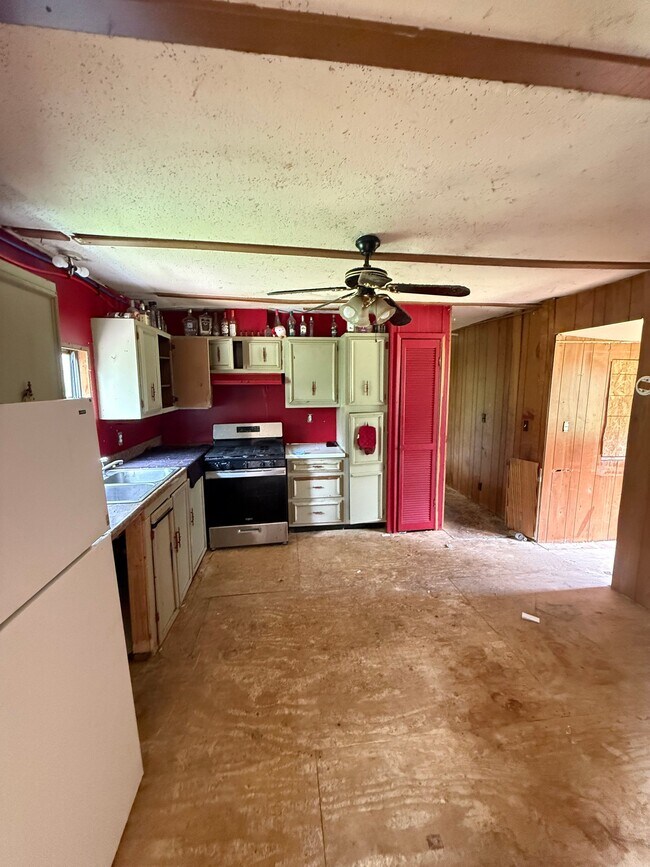 Foto del edificio - 1404 Rumbaugh Ln