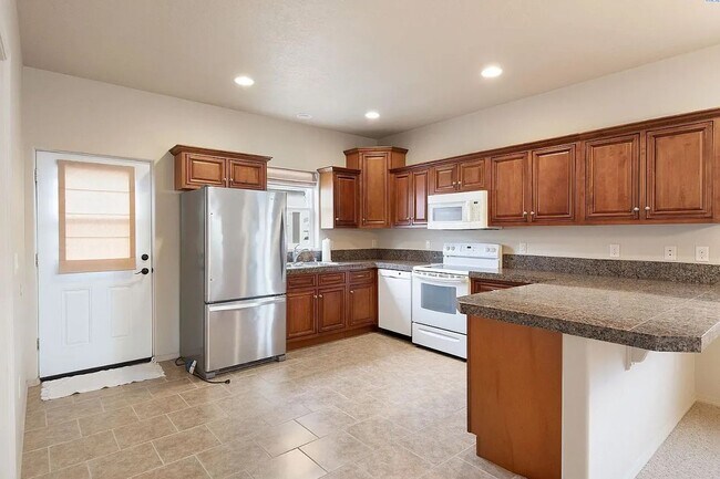 Foto del edificio - Charming 2 Bedroom, 2 Bath Duplex in an Excellent Location!