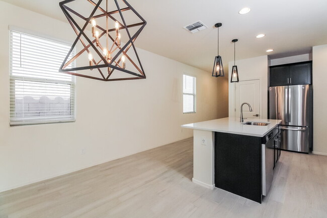 Building Photo - 11857 W Charismatic Dr