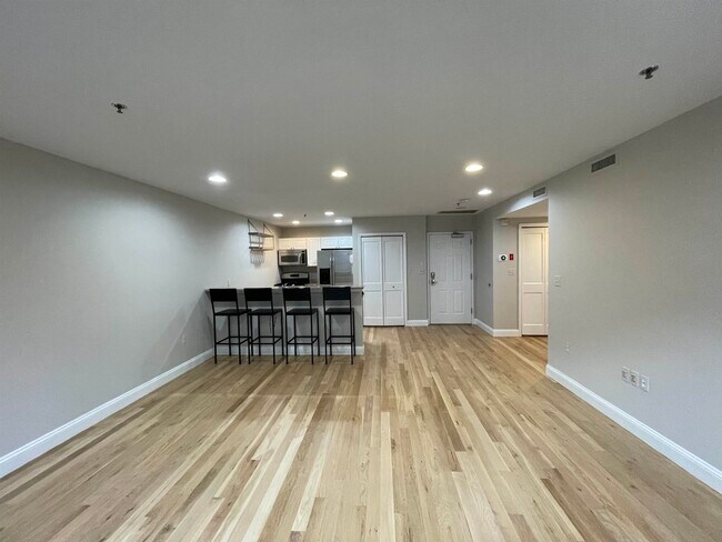 Building Photo - 150 14th St