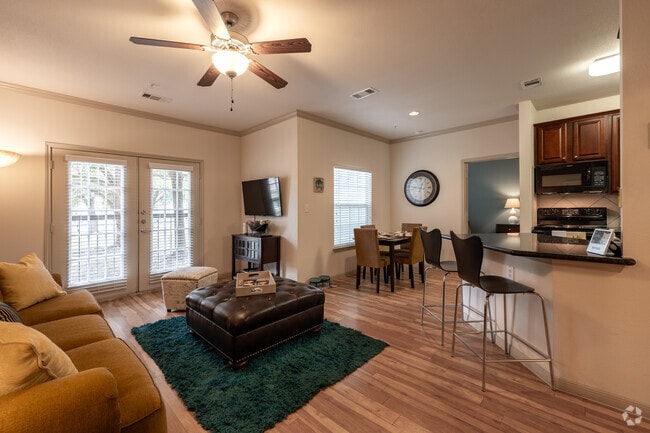 Interior Photo - Lookout Hollow