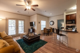 Interior Photo - Lookout Hollow