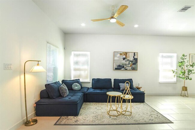 Foto del edificio - 4114 Ward St