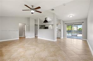 Foto del edificio - 827 NW 87th Ave