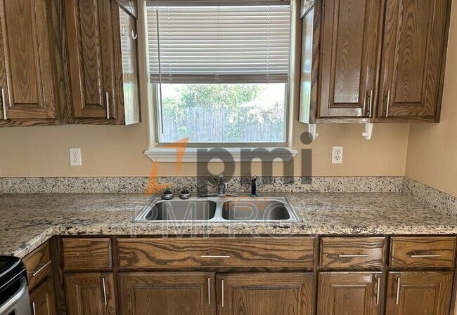 Foto del edificio - 2708 W Primrose Ave