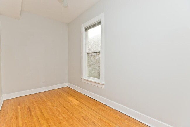 Building Photo - 2 bedroom in Chicago IL 60622