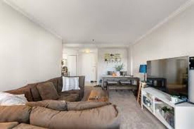 Building Photo - 3 Bedroom on Packard's Corner. Fully Furni...