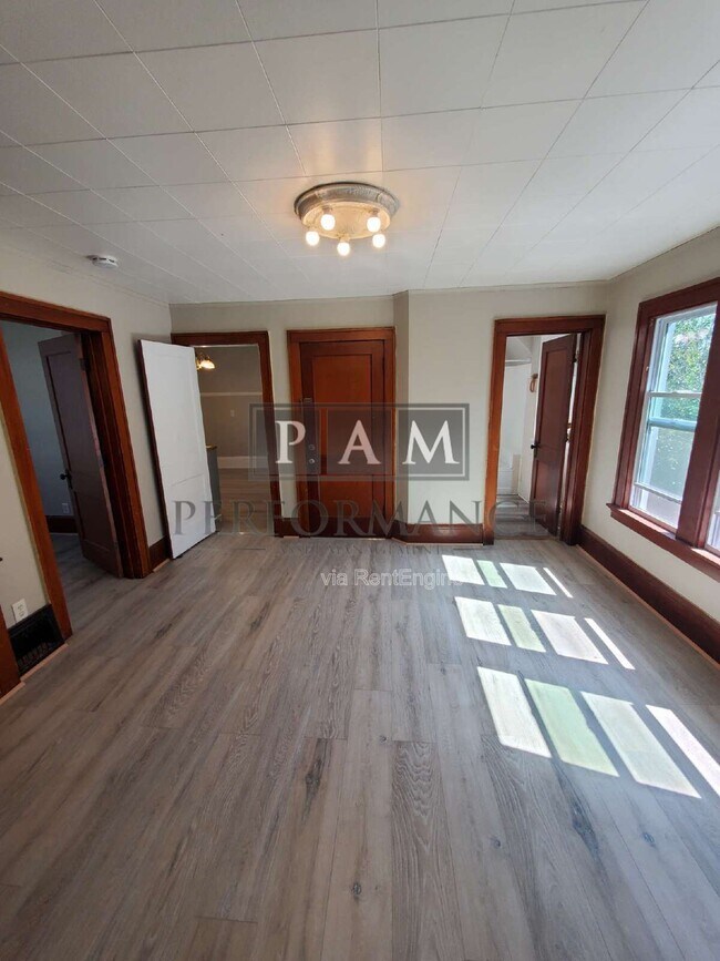 Foto del edificio - 1120 S 56th St